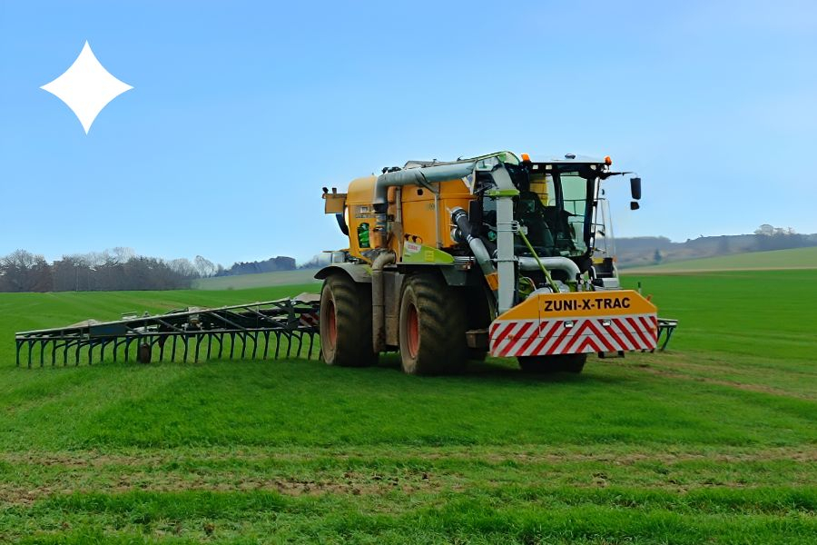 Aplikátor statkových hnojiv na poli